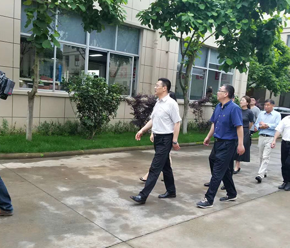 2018年麗水市蓮都區杜書記，俞區長一行蒞臨康瑞閥門參加指導