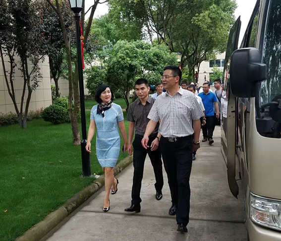 2018年麗水市蓮都區杜書記，俞區長一行蒞臨康瑞閥門參加指導